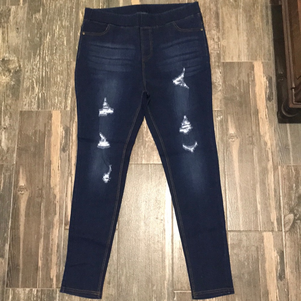 Don’t pass these up because of the elastic  band!